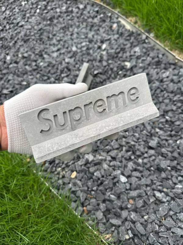 Supreme Mini Materials 1:12 Scale Jersey Barrier