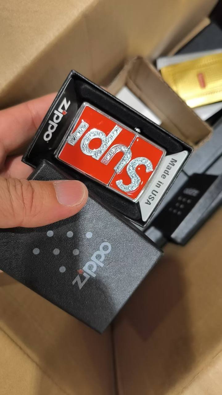 Supreme Swarovski Zippo